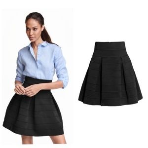 NWT H&M Black Textured Skirt